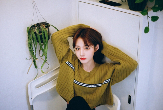 Nhan sắc nổi bật của cô bạn Trung Quốc khiến cả trai lẫn gái đều thi nhau bấm follow